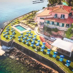 Hotel Domizia ****